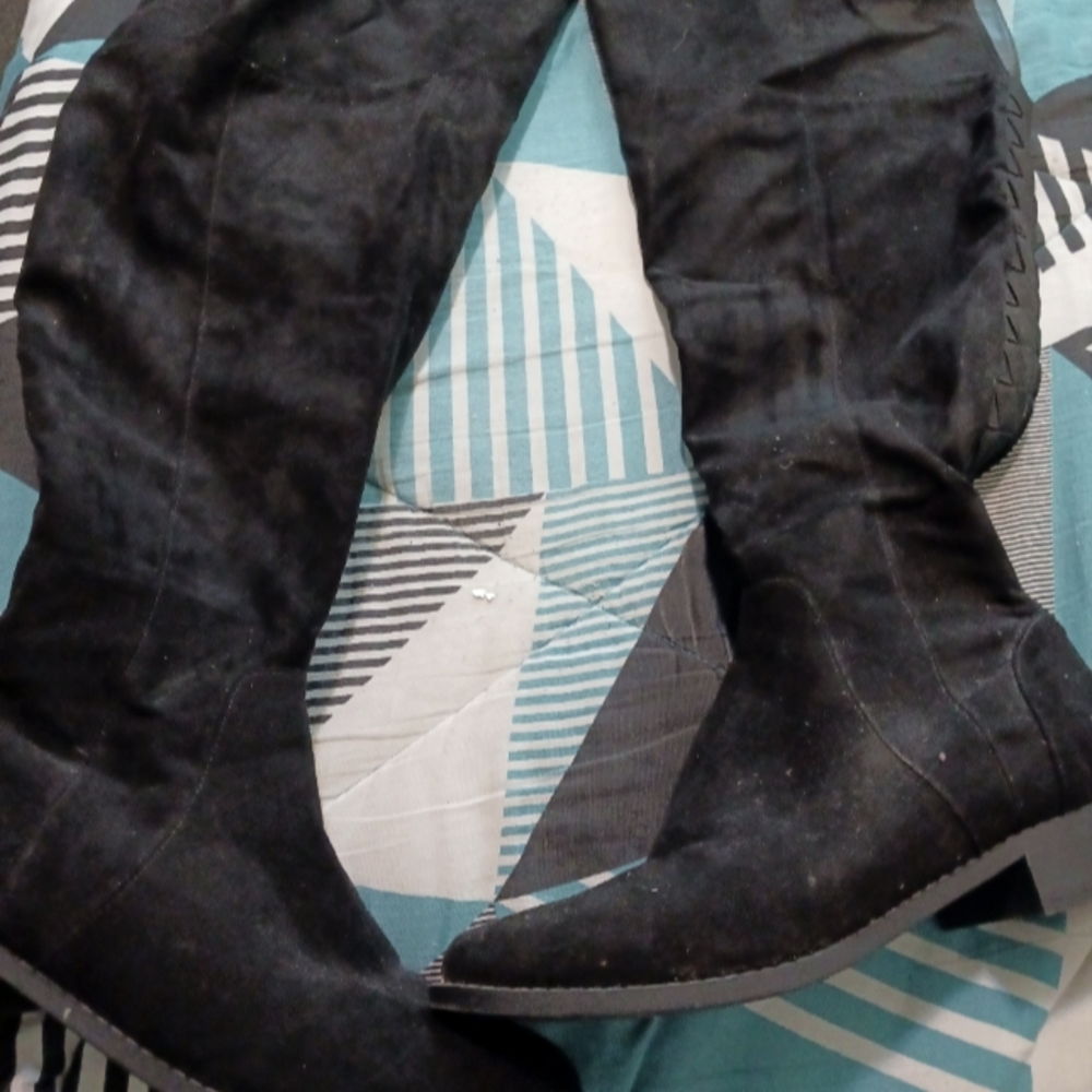 Torrid wide calf blk suede boits